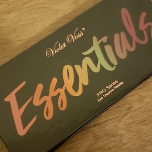 Violet Voss essentials pallete